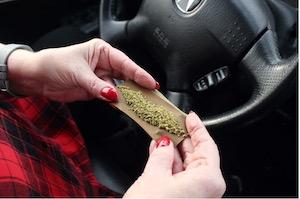 Person making a cigarette